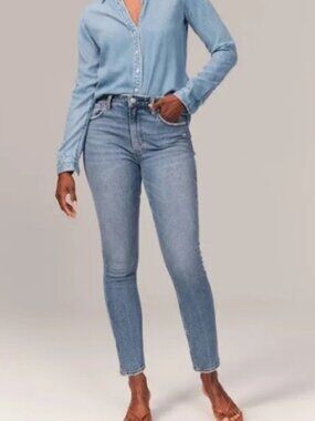 Abercrombie & Fitch The Skinny High Rise Light Wash Jeans